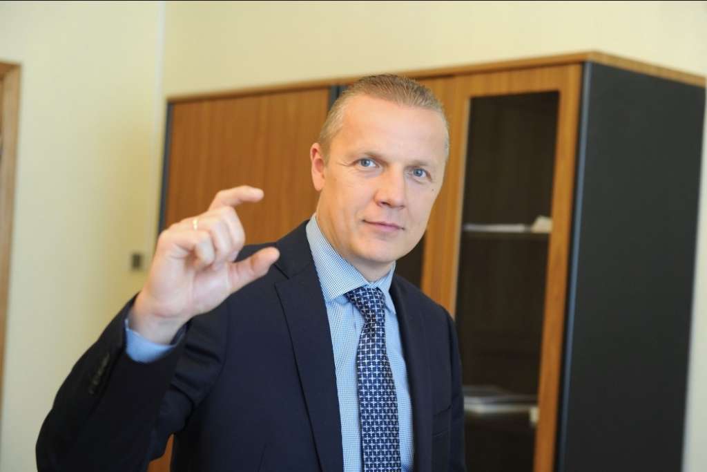 Valstij parāds ir brālis
