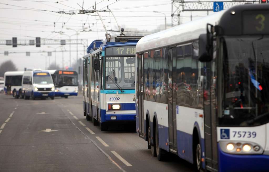 Rīvē caurumu Rīgas makā