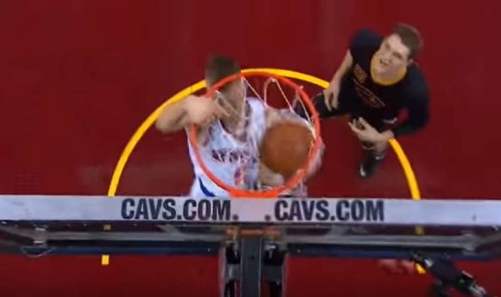 VIDEO: Porziņģa spilgtākās epizodes spēlē ar NBA vicečempioniem Cavaliers