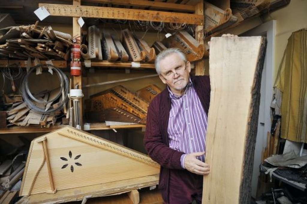 Latvijas lepnuma stāsts: Kokļu meistara sirdī tautas mūzikas gēns