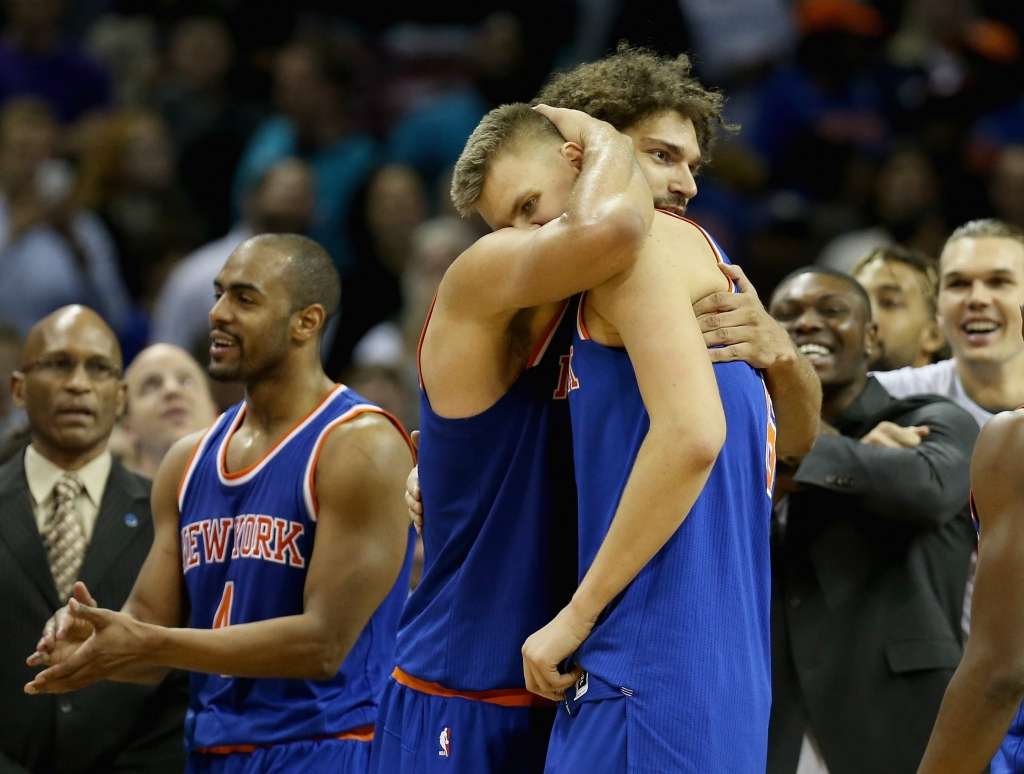 FOTO, VIDEO: Neieskaita Porziņģa tālmetienu līdz ar beigu signālu, Knicks zaudē Šarlotē
