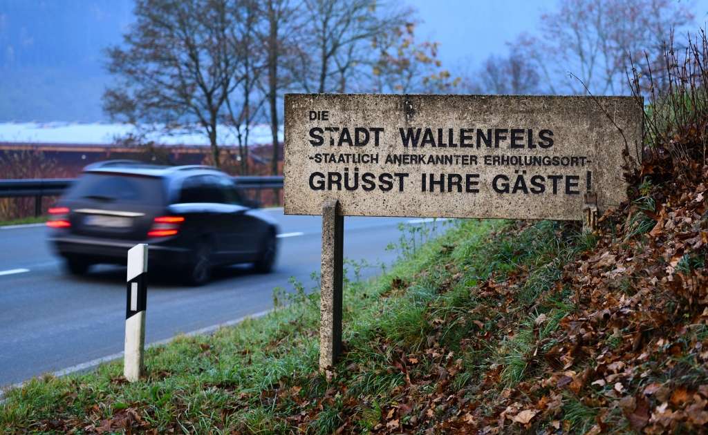 Nelielā Vācijas pilsētiņā atrasti septiņu mazuļu līķi