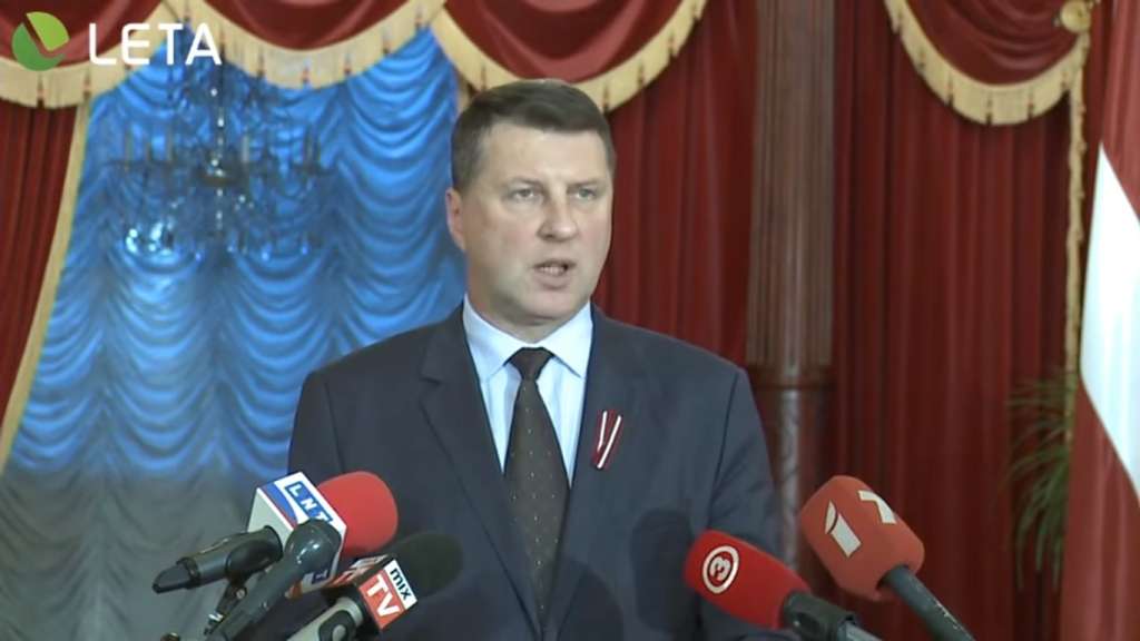 VIDEO: Vējonis: Terorisma līmenis Latvijā joprojām ir zems; aicinājums svētdien izkārt karogu sēru noformējumā