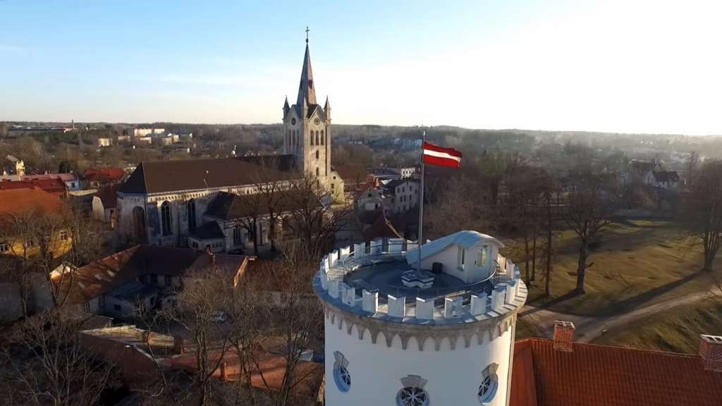 Straujuma svētkos: Lai dots devējam atdodas desmitkārtīgi (VIDEO)