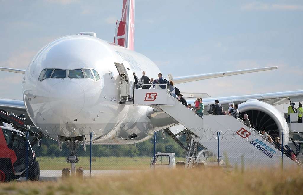 Turkish Airlines lidmašīnai spridzināšanas draudu dēļ nākas mainīt kursu