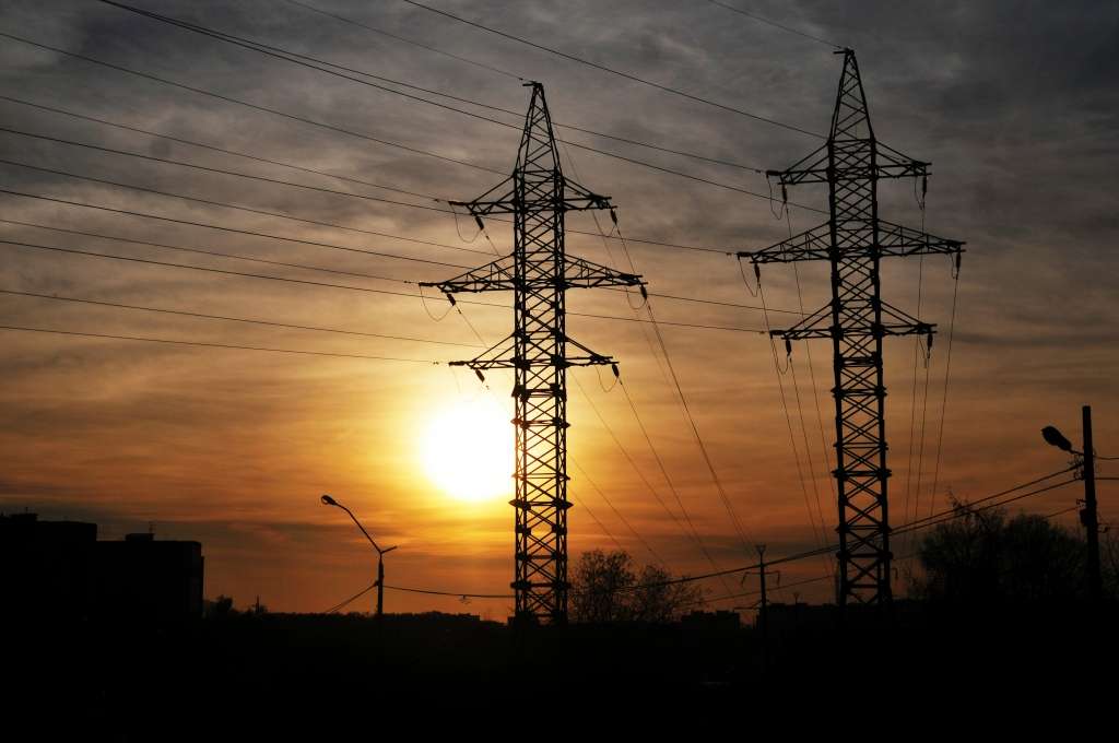 Krimā pārtraukta elektroapgāde no Ukrainas; pa dienu atslēgs arī apkuri