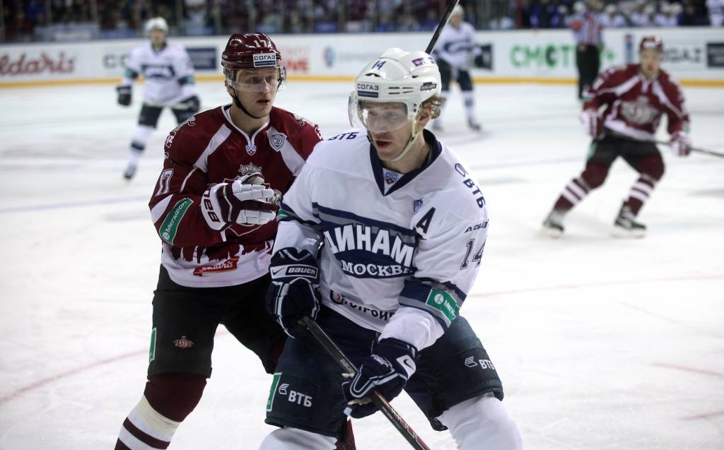 Rīgas Dinamo Maskavā pēdējā minūtē zaudē vārtus un spēli