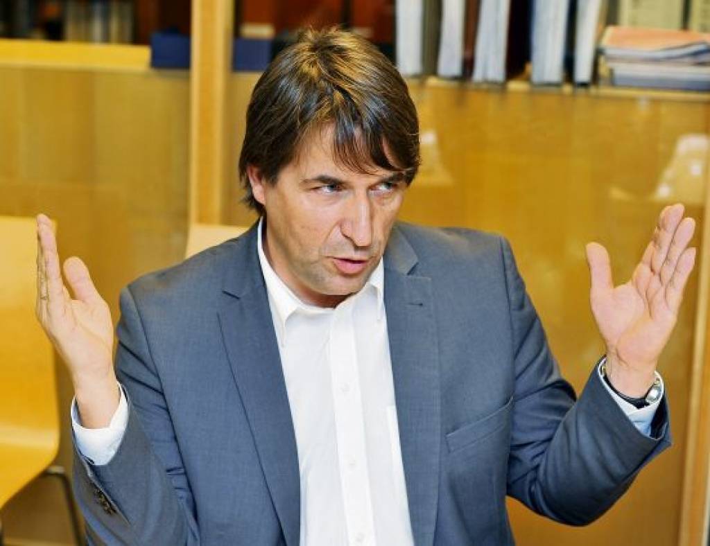Kampars: Vienotības biedram sāp sirds, viņš pārdzīvo