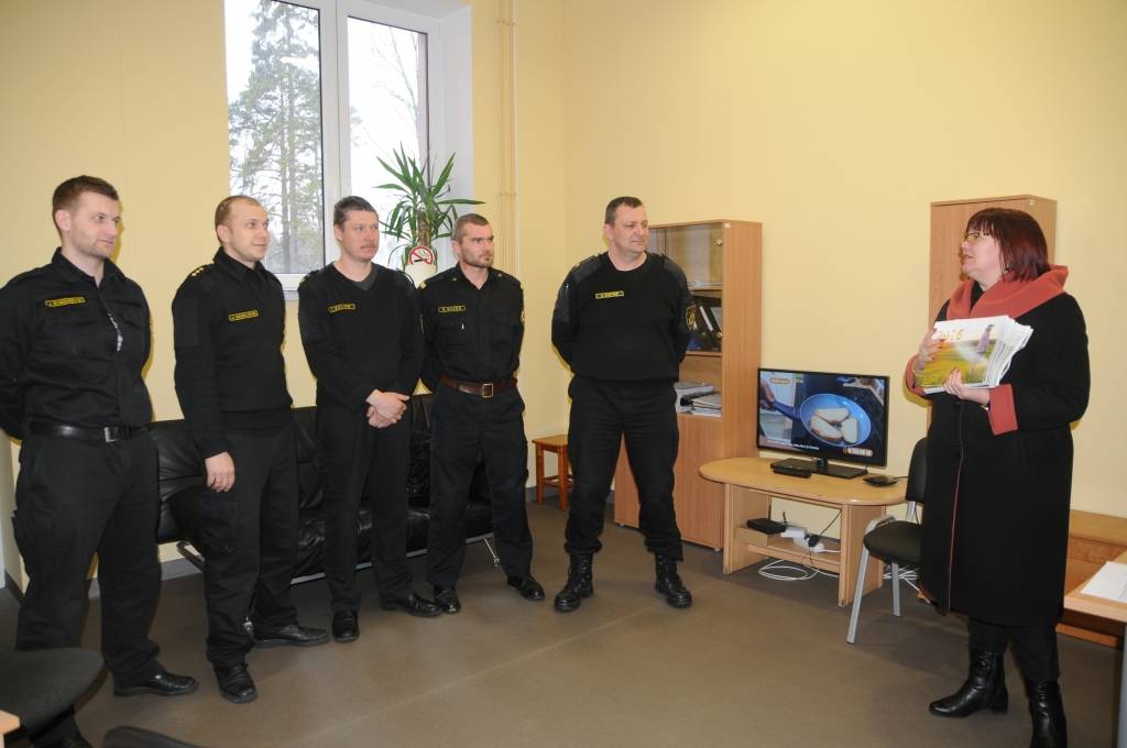 Valkas ugunsdzēsēji dzīvo kā Dieva ausī