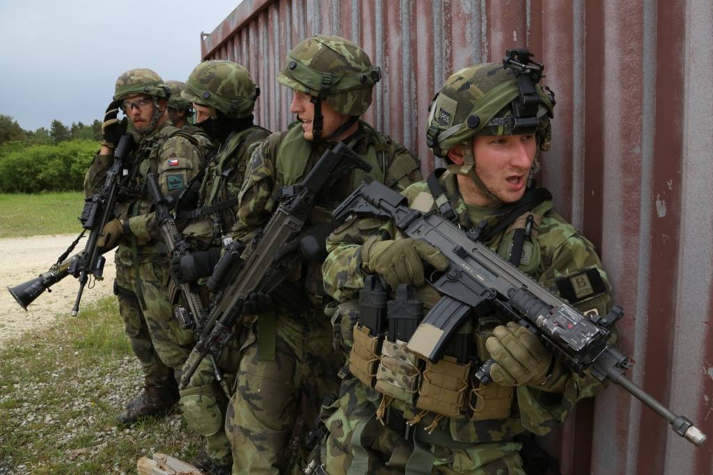 Čehija uz Baltijas valstīm un Poliju gatava nosūtīt 100 karavīru