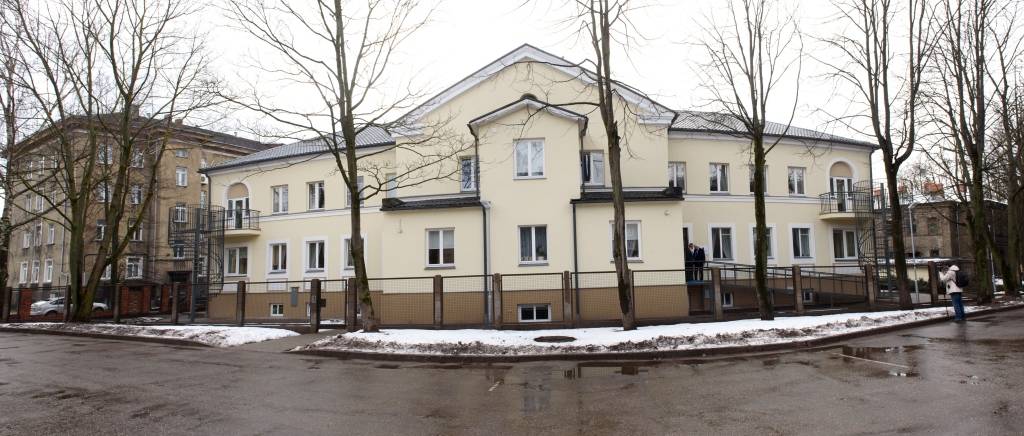 FOTO: Atklāts renovētais bērnudārzs Ābelīte