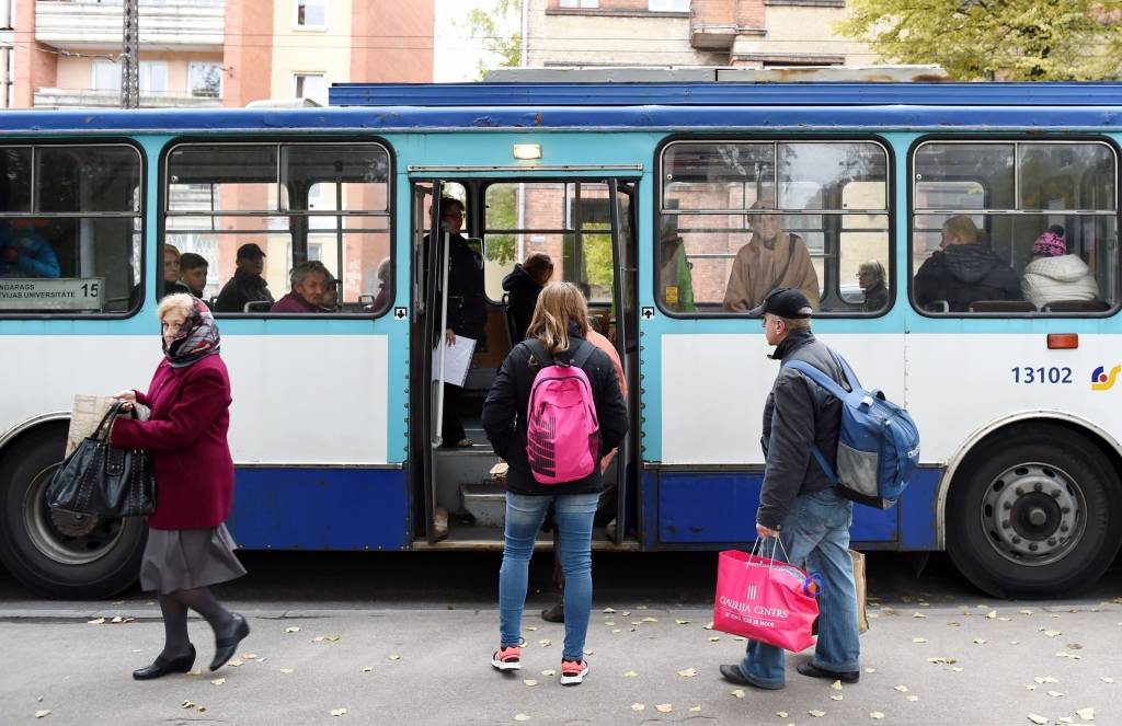 Arī Rīgā nedeklarētie varēs saņemt Rīdzinieka kartes atlaides, ja viņu pašvaldība tās kompensēs