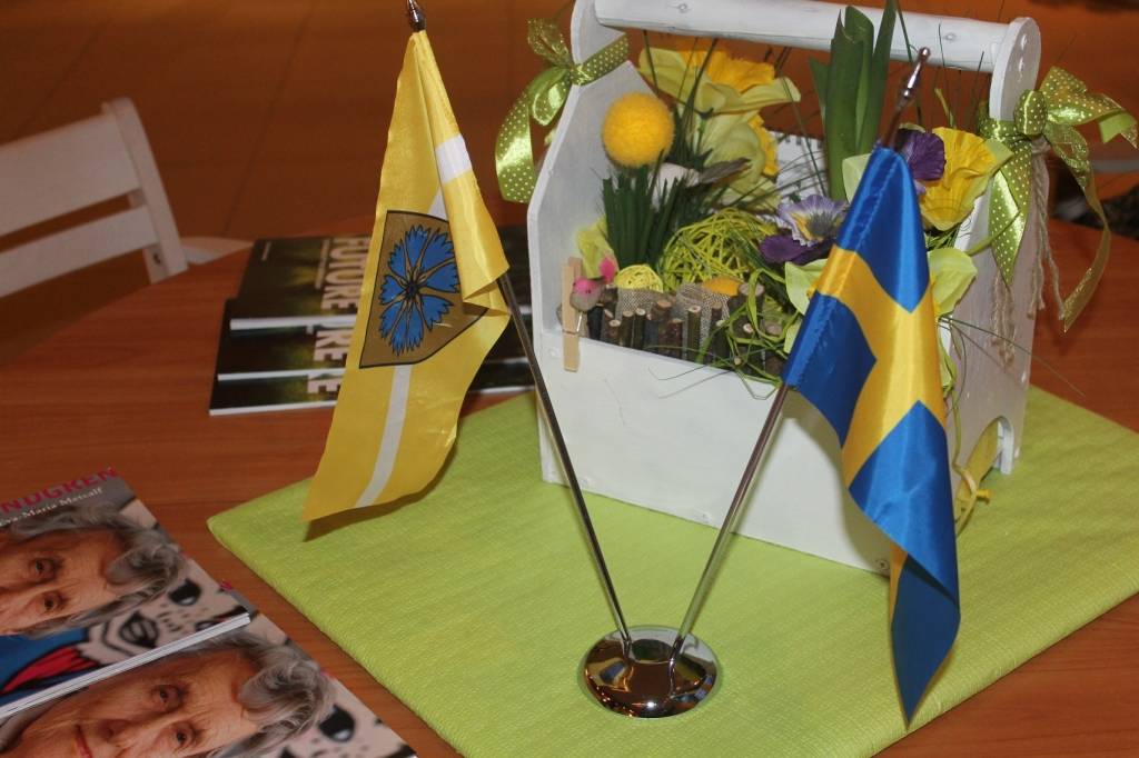 Zviedrijas vēstnieks H.Landerholms atklāj Zviedru dienas Smiltenē