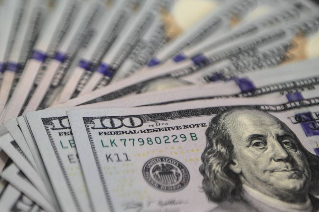 Investors: FRS zemāk noved ASV dolāra cenu