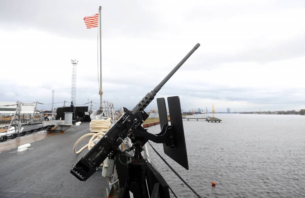 FOTO: Rīgā ieradies ASV karakuģis USS Donald Cook