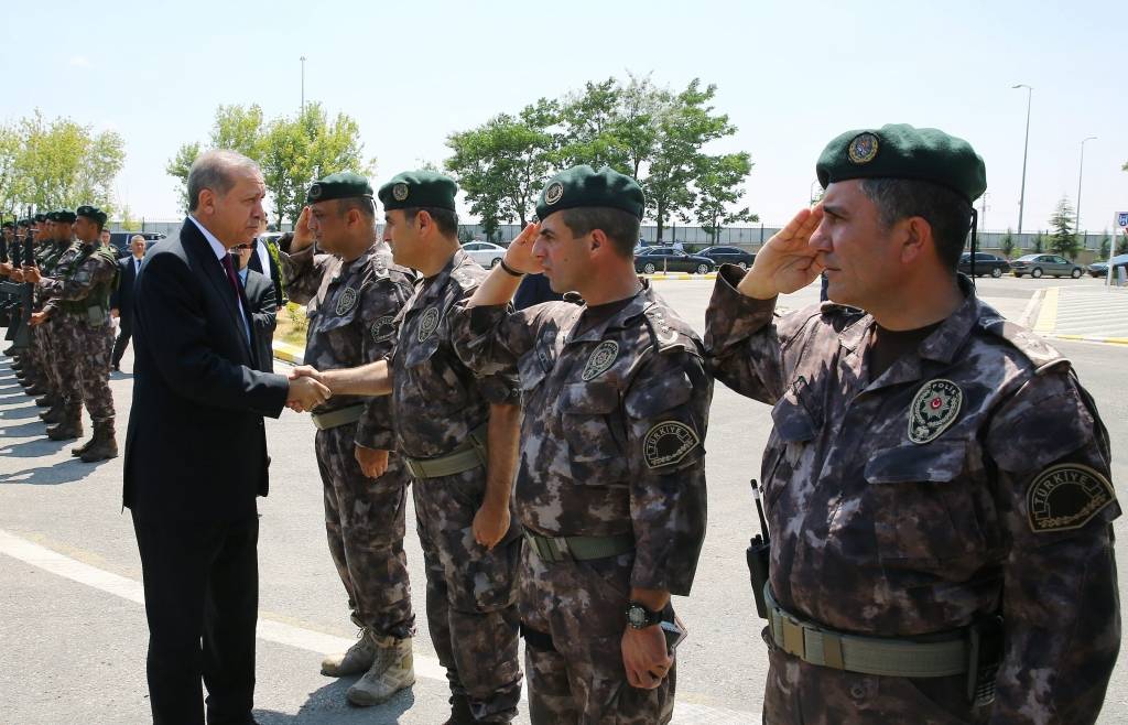 Erdogans vēlas armijas un izlūkdienesta nodošanu prezidenta pakļautībā
