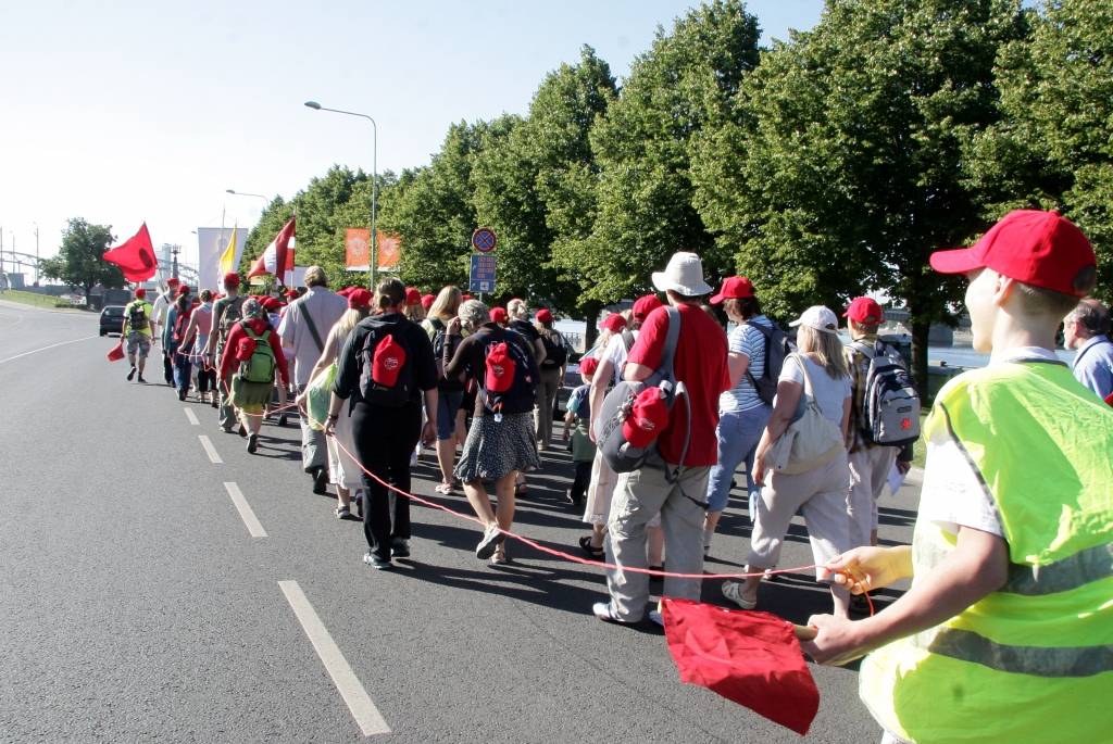 Ceļā uz Aglonu devušās septiņas svētceļnieku grupas