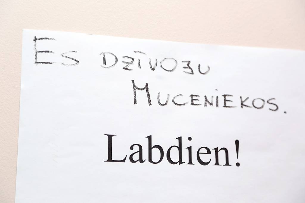 Latvijā ieradusies ģimene no Sīrijas; kopumā uzņemti jau 56 patvēruma meklētāji
