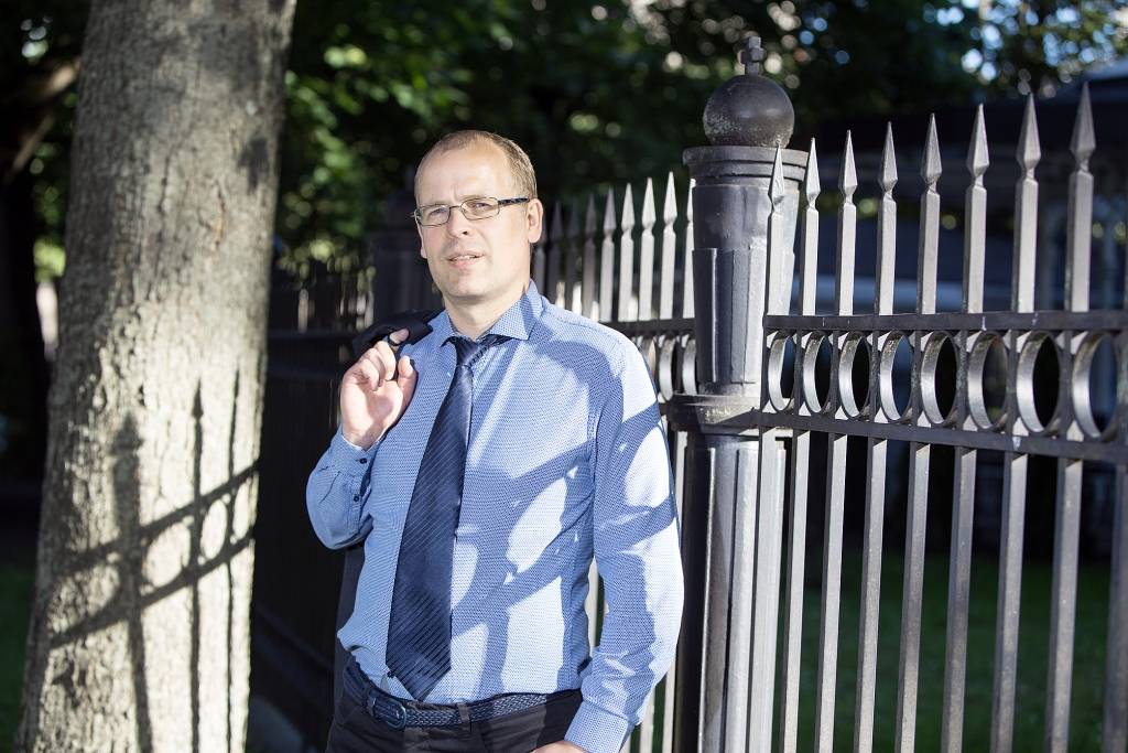 Vizualizē un publisko datus, kas raisa ažiotāžu