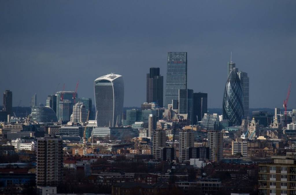 Pētījums: britu strādnieki negūs labumu no imigrācijas samazināšanās
