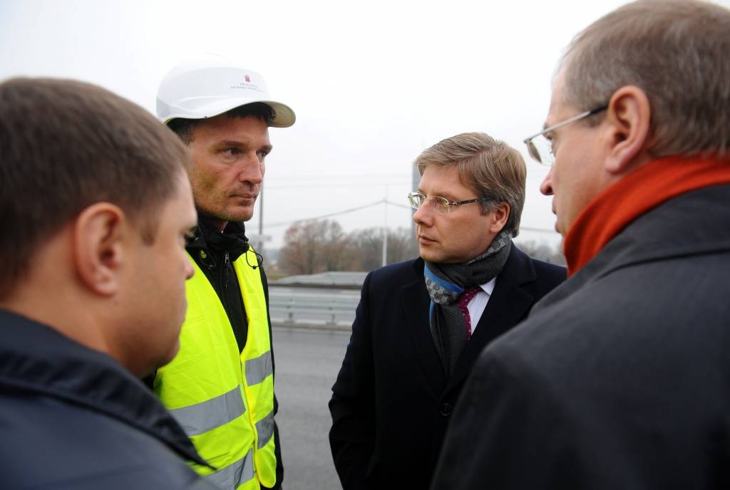 Ušakovs atstādina Satiksmes departamenta direktoru Reinbahu; remontdarbi neiekavēšoties
