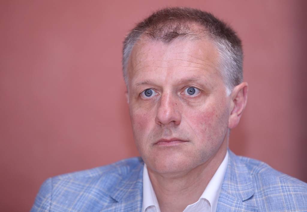 Opozīcija pārliecināta, ka aiz Reinbaha atlaišanas redzami slēpti motīvi