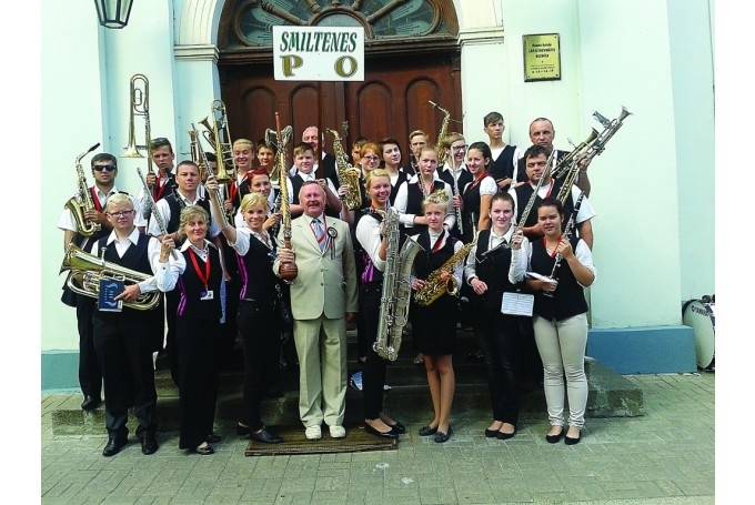 Diriģentu brāļu Kokaru 95 gadu jubilejas ballē spēlēs Smiltenes pūtēju orķestris