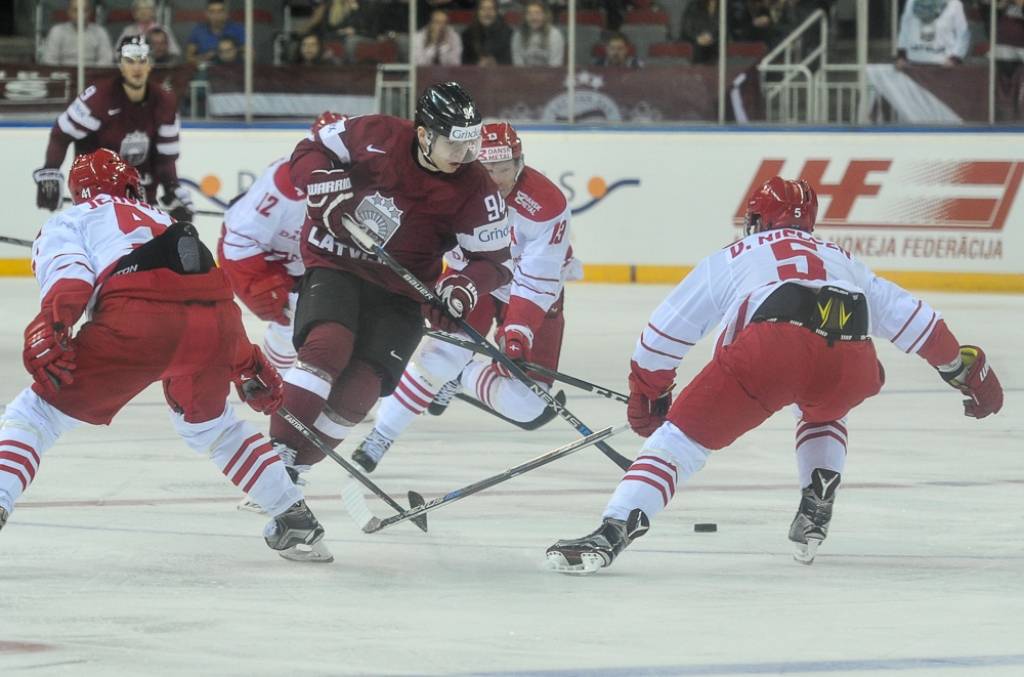 FOTO: Latvijas hokejistiem "sausais" zaudējums pārbaudes spēlē pirms OS kvalifikācijas turnīra