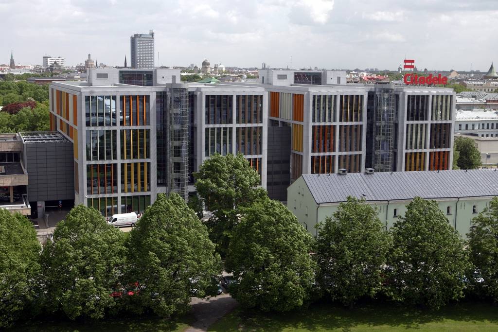Aicina valdību atslepenot Citadeles bankas pārdošanas darījumu