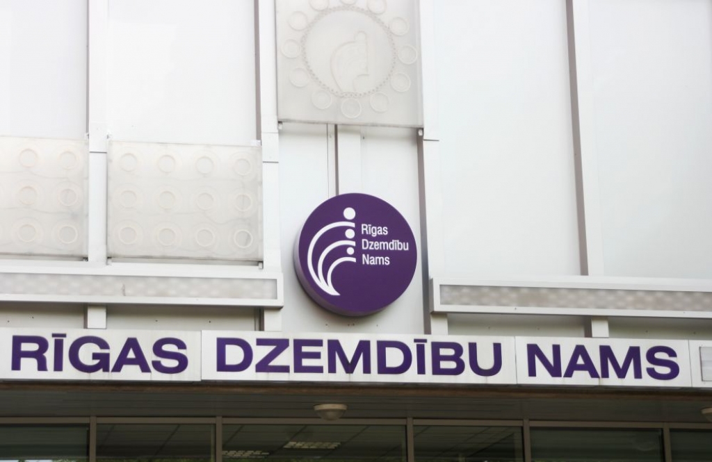 Dzemdību nama ārsti prasa lielāku atalgojumu; pretējā gadījumā apsvēršot dežūru samazināšanu vai darba pamešanu