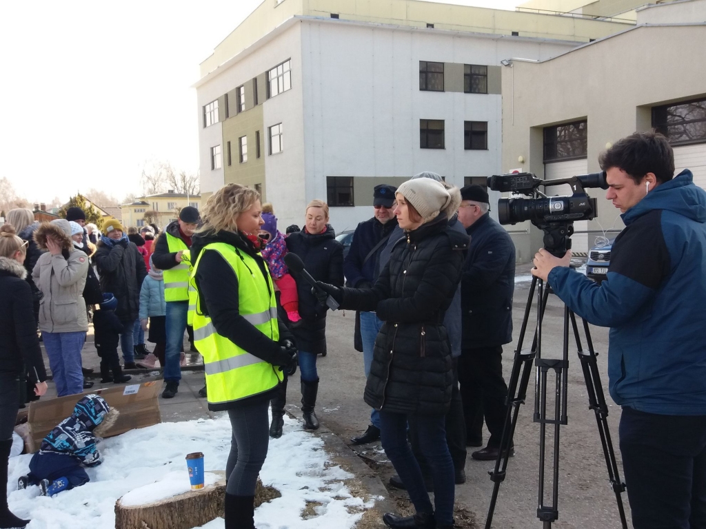 Valcēnieši atbalsta savus tuvākos kaimiņus