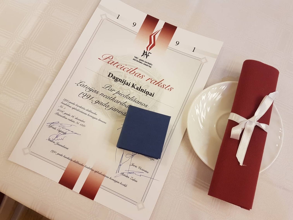 Izsaka pateicību barikāžu dalībniekiem
