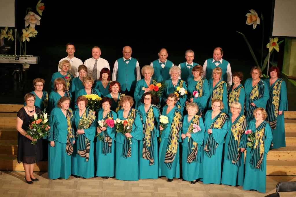 Jubileju svin senioru koris “Mežābele”
