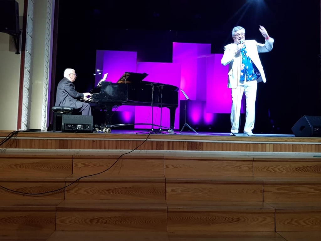 Rosina pilsētas kultūras namu vairāk domāt par skatuves izdaiļošanu