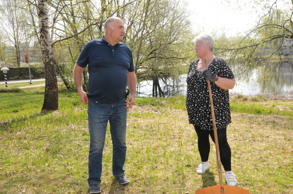 Valkā pārsvarā talkoja pašvaldības darbinieki