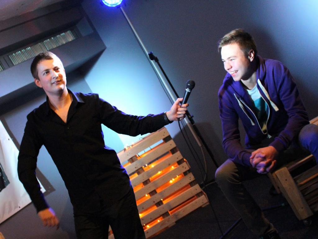 Stand-up komēdijas izrāde Lugažu muižā