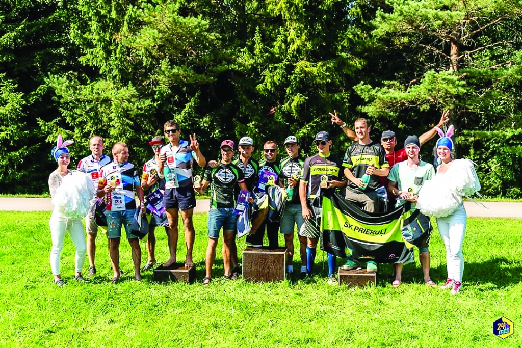 Triumfē “24h MTB” kalnu divriteņu sacensībās