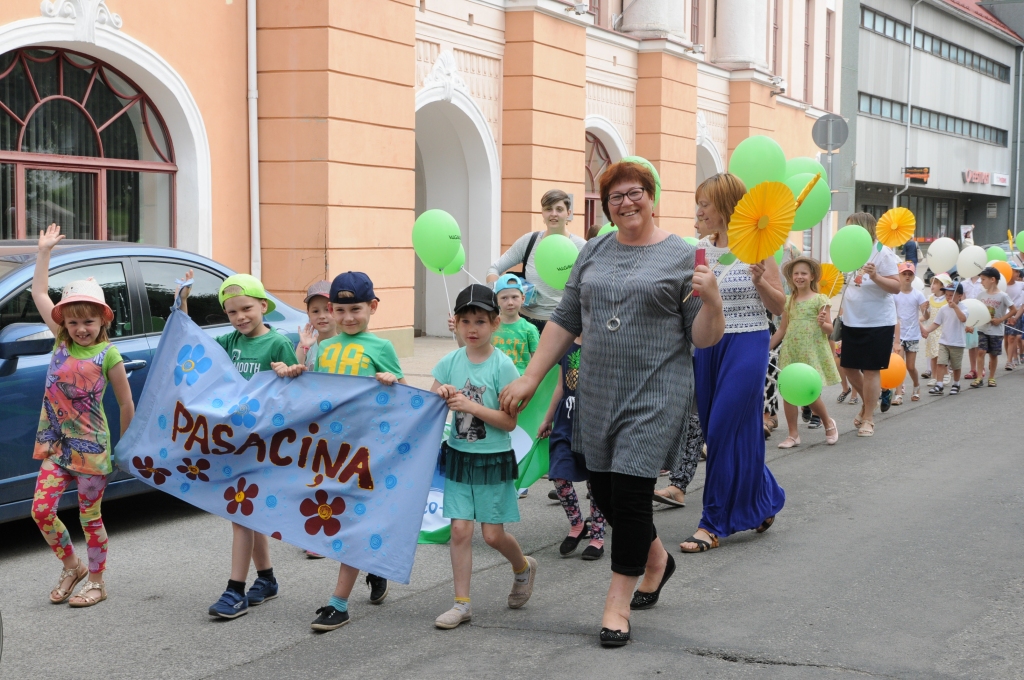 Jauno paaudzi turpinās izglītot dabas aizsardzības jautājumos