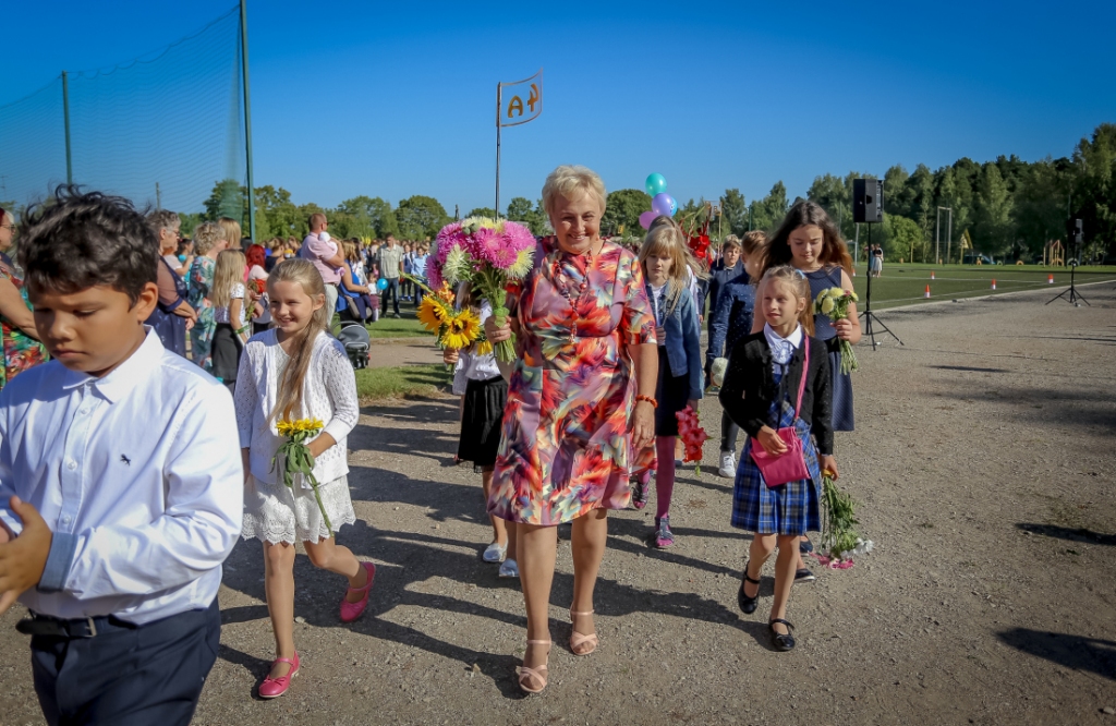 Šonedēļ tiešsaistes zibakcijā ikviens mudināts pateikt paldies savas dzīves svarīgākajam skolotājam