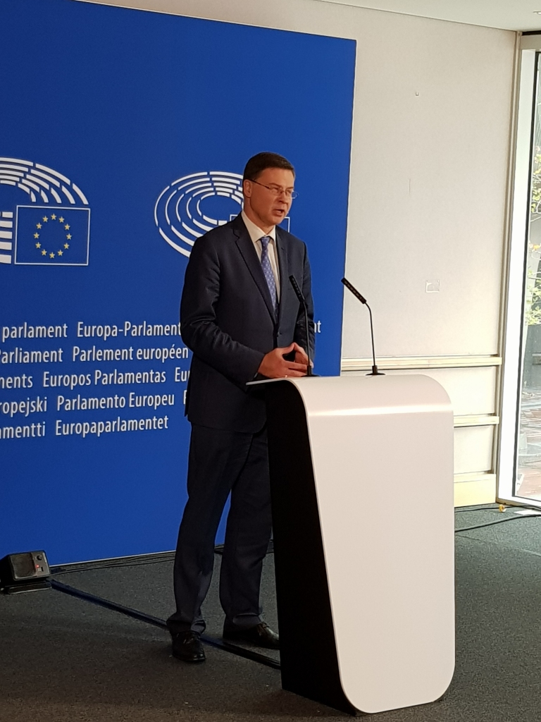 Par ekonomiku cilvēku labā Eiropā gādās Valdis Dombrovskis