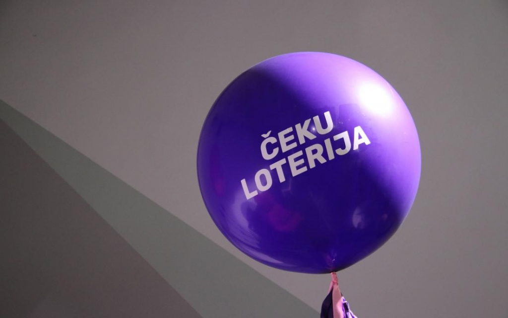 Pirmajās četrās čeku loterijas izlozēs – 216 naudas balvu un 219 papildu balvu ieguvēji