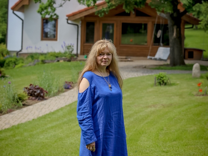 Atraisoties izdodas pacelties pāri ikdienai. Grundzāliete Vaida Namniece izdevusi savu pirmo grāmatu