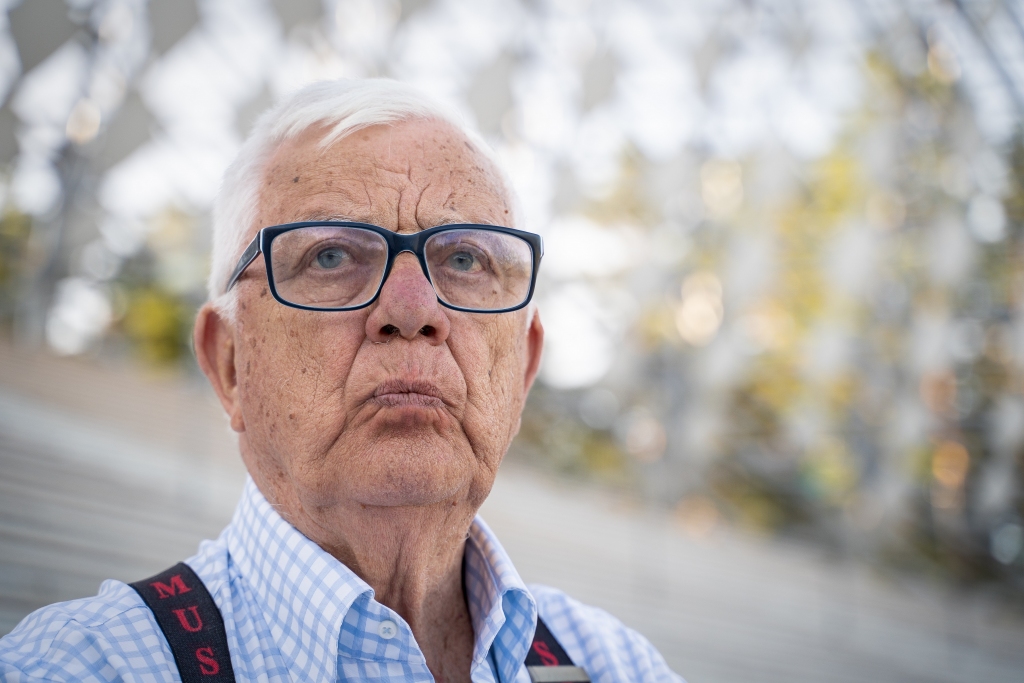 Raimonds Pauls pievēršas rokmūzikai un velta dziesmu dzejniekiem