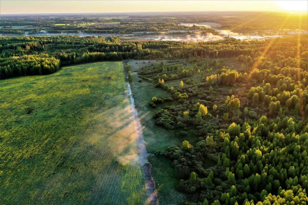 Izstādē aplūkojams Smiltenes novads no putna lidojuma