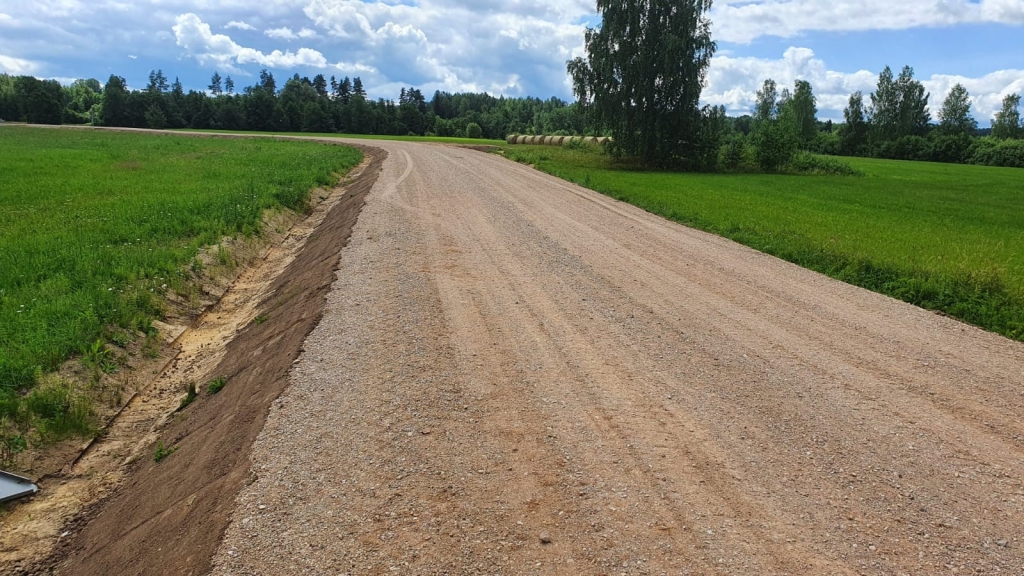 Pārbūvēti lauku ceļi