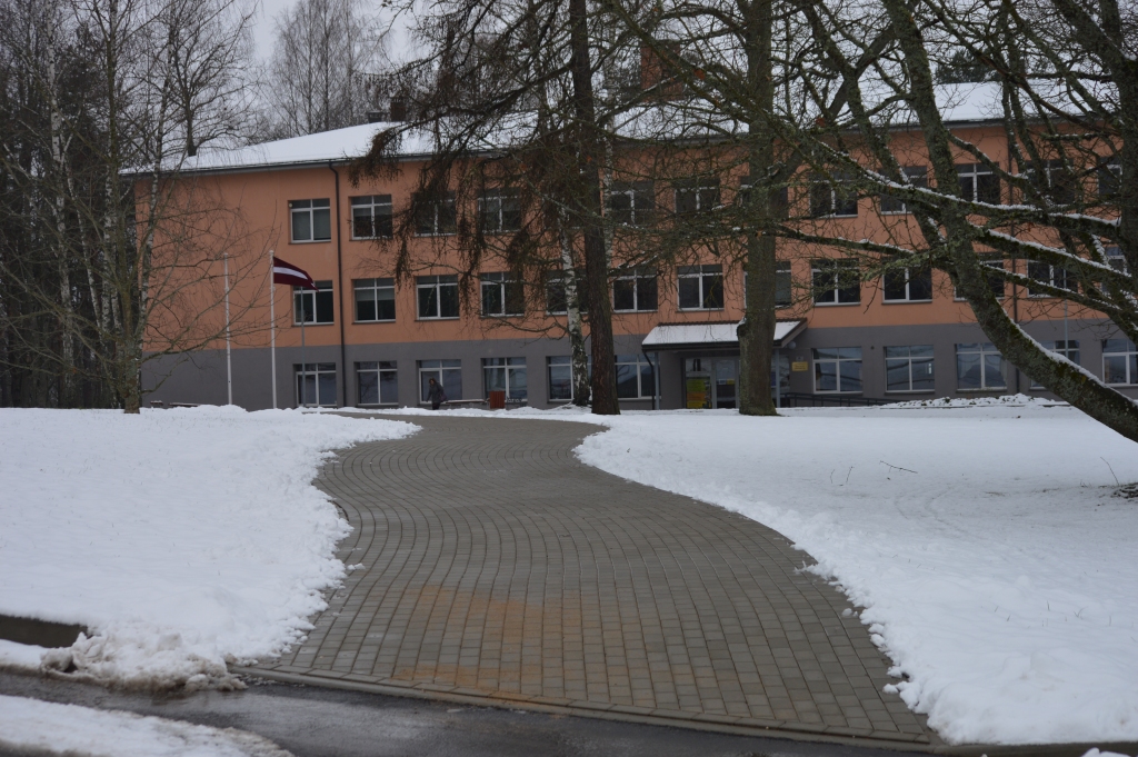 Tehnikuma Absolventu taka aicina neapstāties