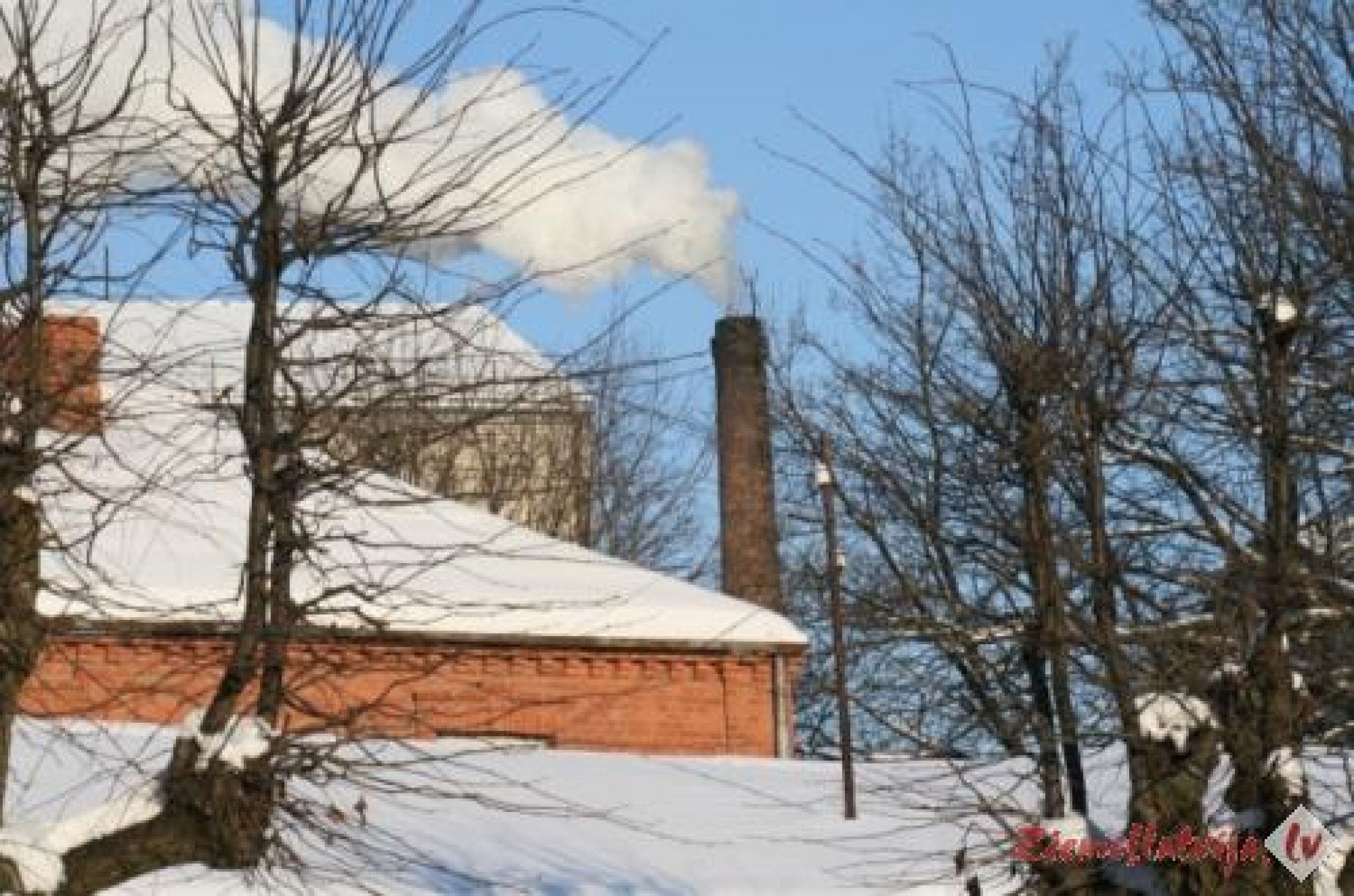 Valcēniešiem apkuri  sadārdzina bargā ziema