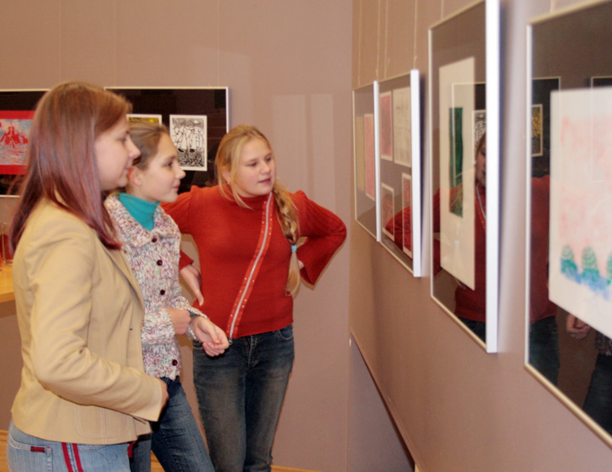 Valgā atklāj grafikas meistardarbnīcas izstādi