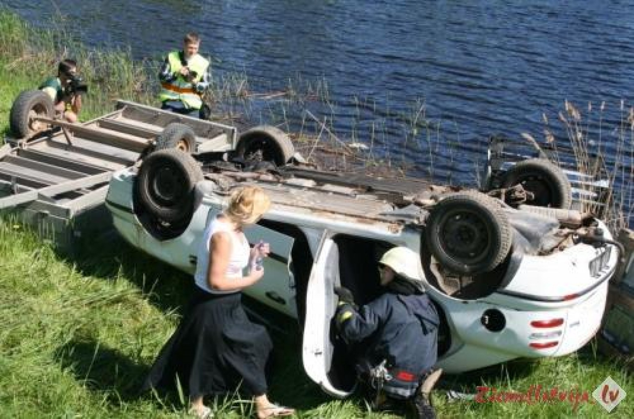 Policija brīdina uzmanīties jaunos autovadītājus