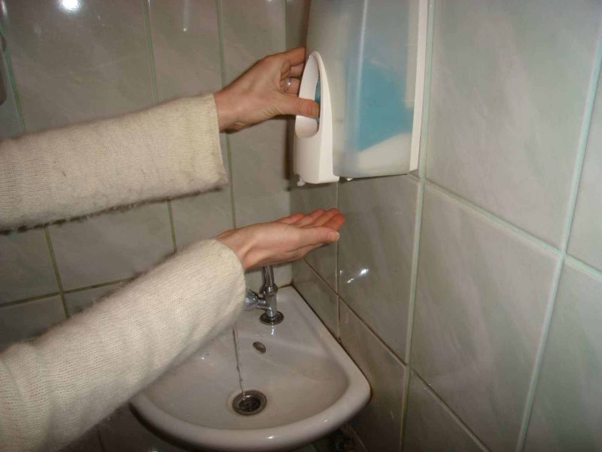 Smiltenē hepatīta un vēdervīrusu laikā skolas tualetē nav šķidro ziepju